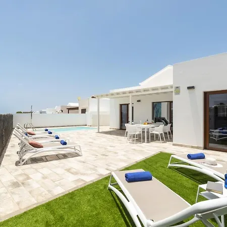 Montane By Playa Blanca (Lanzarote)
